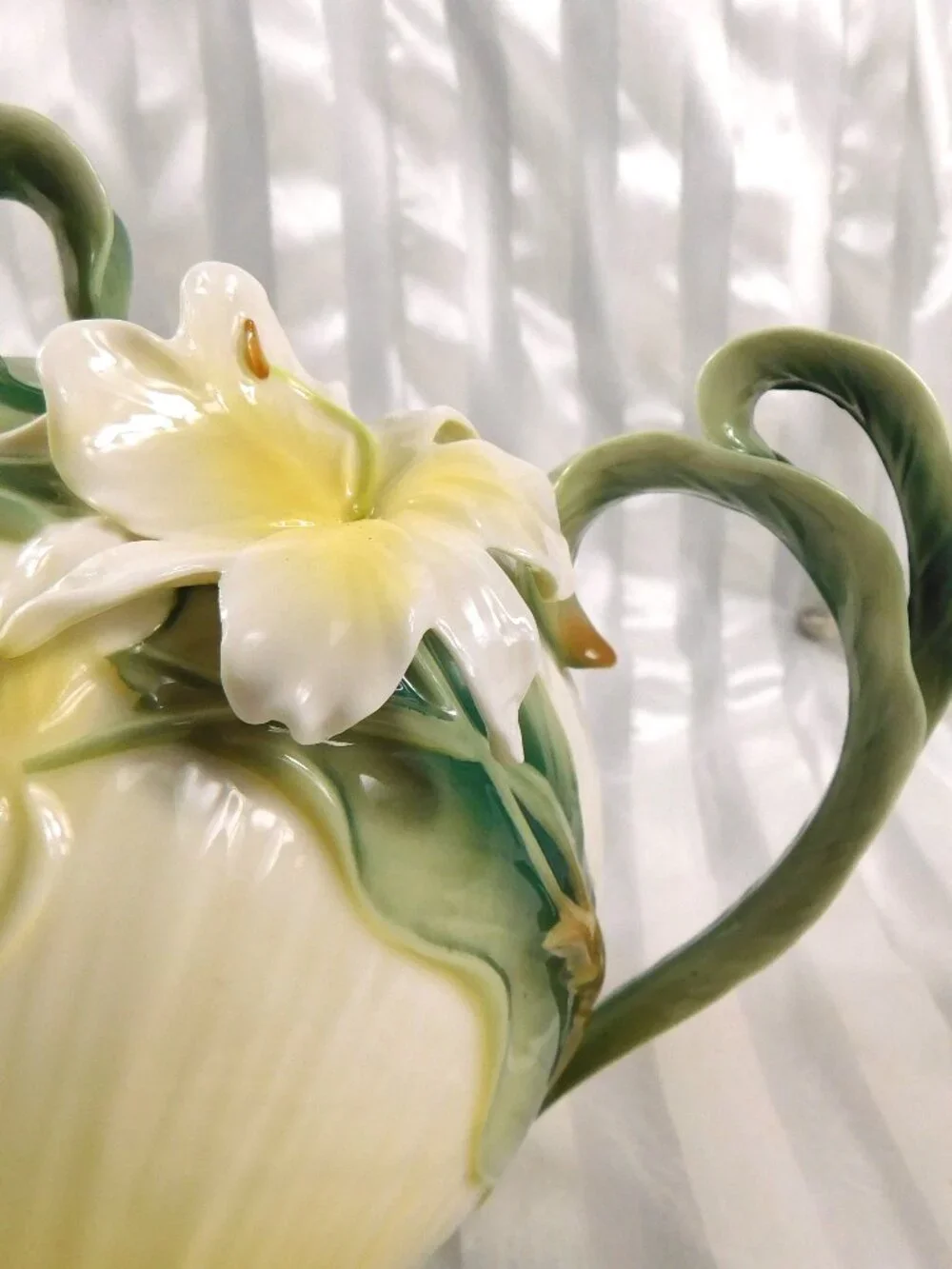 Pier 1 Teapot in Ginger Lily # 27151